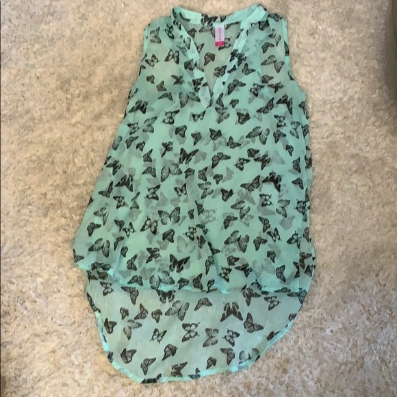 2 summer blouses. - Picture 3 of 3